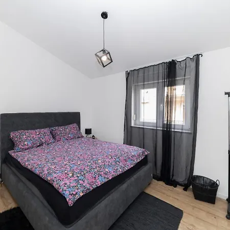 Apartamento Charming Aparment,peaceful Area